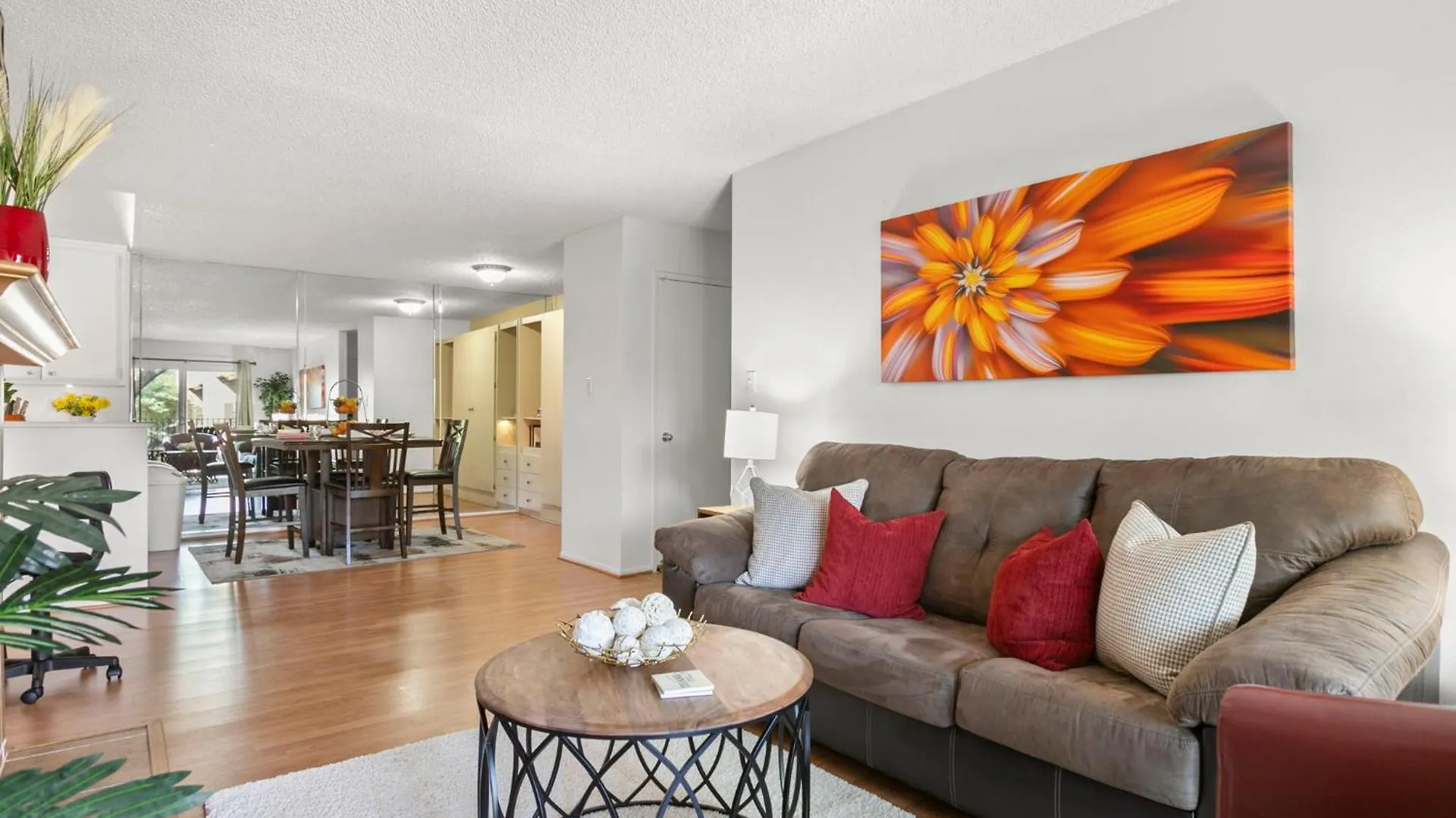 The Lone Traveller With Heated Community Pool & Spa Phoenix